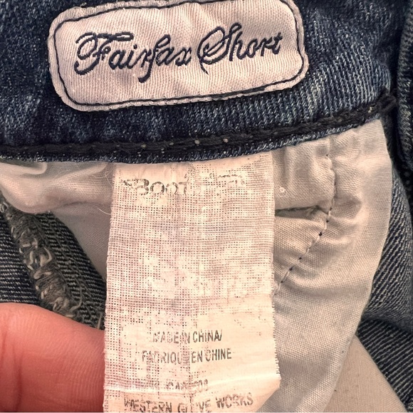 BootHeel Trading Co. Fairfax High Rise Slit Side Denim Jean Shorts – Size 27 - Picture 14 of 16